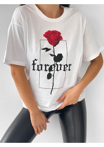 Beyaz Forever Gül Baskılı T-Shirt indirimleri