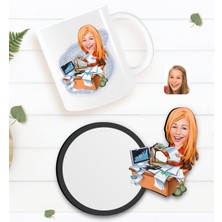 BK Kişiye Özel Kadın Bankacı Karikatürlü Beyaz Kupa ve Ahşap Bardak Altlığı Hediye Seti-1