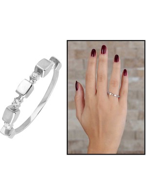 Online Hediye Sepeti Zirkon Taşlı Sıralı Küp Tasarım 925 Ayar Gümüş Bayan Yüzük