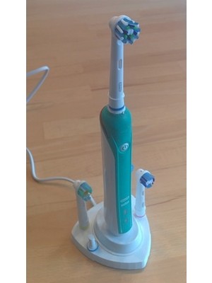 İşbilen Teknoloji Oral-B 4'lü Diş Fırçası Standı