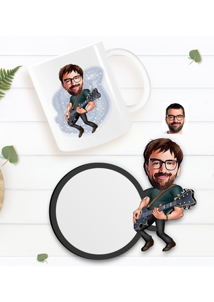 Kişiye Özel Erkek Gitarist Karikatürlü Beyaz Kupa ve Ahşap Bardak Altlığı Hediye Seti-1