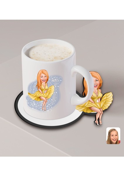 Kişiye Özel Marilyn Monroe Karikatürlü Beyaz Kupa ve Ahşap Bardak Altlığı Hediye Seti-1 fiyatları