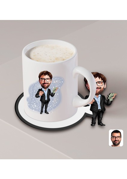 Kişiye Özel Erkek Milyoner Karikatürlü Beyaz Kupa ve Ahşap Bardak Altlığı Hediye Seti-1