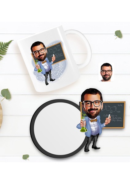 Kişiye Özel Erkek Kimya Öğretmeni Karikatürlü Beyaz Kupa ve Ahşap Bardak Altlığı Hediye Seti-1