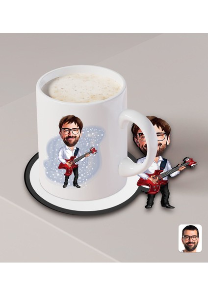 Kişiye Özel Erkek Gitarist Karikatürlü Beyaz Kupa ve Ahşap Bardak Altlığı Hediye Seti-2 fiyatları