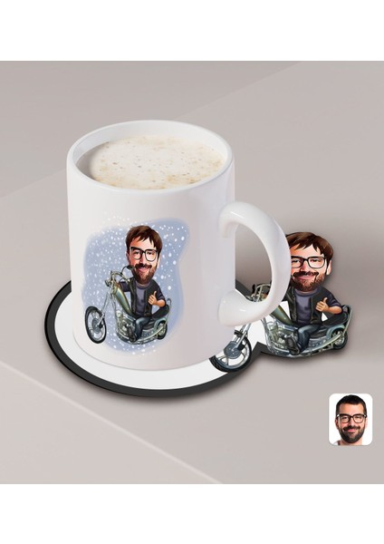 Kişiye Özel Erkek Motorcu Karikatürlü Beyaz Kupa ve Ahşap Bardak Altlığı Hediye Seti-4 fiyatları