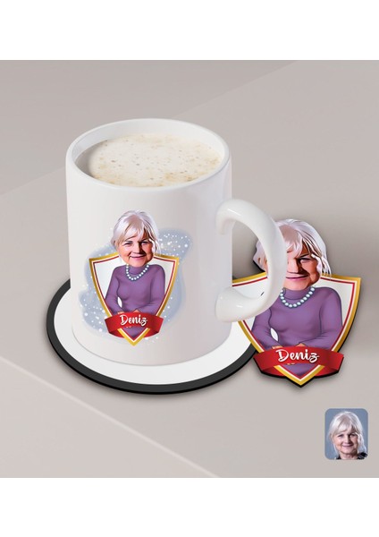 Kişiye Özel Büyükanne Karikatürlü Beyaz Kupa ve Ahşap Bardak Altlığı Hediye Seti-1 fiyatları