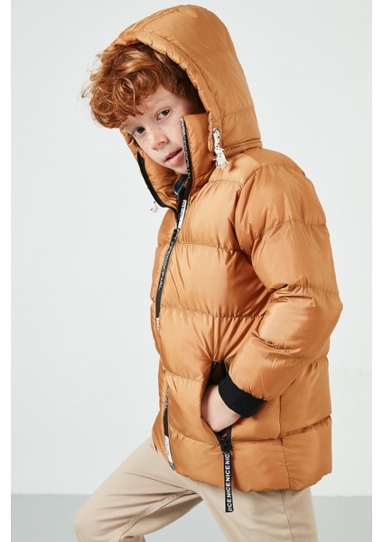 İçi Peluş Astarlı Çıkarılabilir Kapüşonlu Şişme Mont Erkek Çocuk MONT 576220K indirimleri