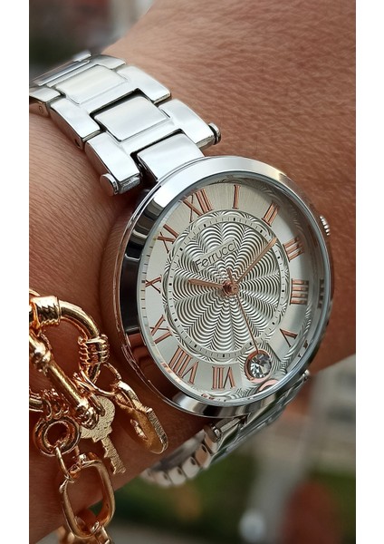 Gümüş Yeni Model Bayan Kol Saati+Bileklik Hediyeli