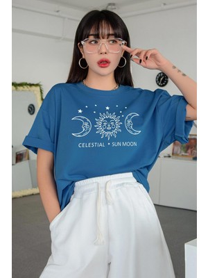 Millionaire Kadın Pudra Pembe Oversize Celestial Sun Moon Baskılı T-Shirt