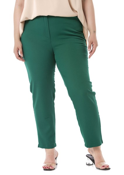 Büyük Beden Beli Yanlardan Lastikli Fermuarlı Paçası Yırtmaçlı Zümrüt Yeşili Pantolon