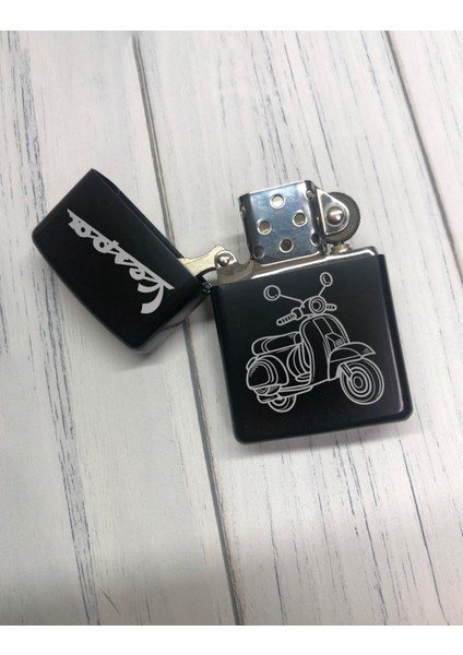 Atölye Çizgi Vespa Love Benzinli Zippo Çakmak Siyah Ahşap Kutulu