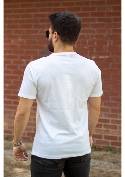 Beyaz Slim Fit Invisible Yazılı Kısa Kollu V Yaka Erkek Tişört 20ETSHNVSB
