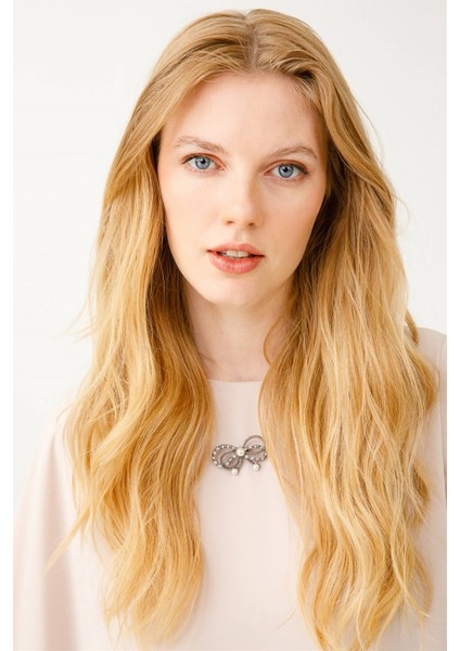 Yakası Broşlu Iki Katlı Dökümlü Tunik Taş modelleri