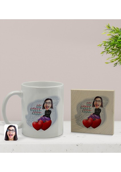 Kişiye Özel En Güzel Anne Karikatürlü Beyaz Kupa Bardak ve Ahşap Bardak Altlığı Hediye Seti - Model 1 fiyatları