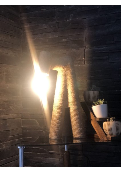 Şampiyon Masa Lambası