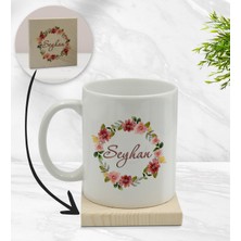 Bk Gift Kişiye Özel Çiçek Tasarımlı Beyaz Kupa Bardak ve Ahşap Bardak Altlığı Hediye Seti - Model 19