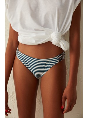 Penti Lacivert Beyaz Biye Detaylı Aster Chic Bikini Altı