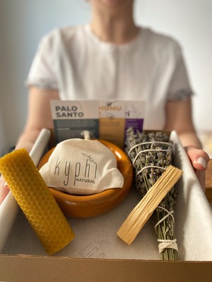 Kyphi Natural Kamila Tütsülük ve Enerji Başlangıç Seti : Palo Santo Ağaç Tütsü, Lavanta Tütsü Demeti, Balmumu Mum, Kaya Tuzu