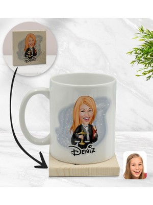 BK Kişiye Özel Kadın Avukat Karikatürlü Beyaz Kupa Bardak ve Ahşap Bardak Altlığı Hediye Seti - Model 1