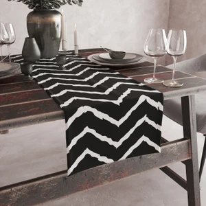 Siyah Zigzag Desenli Dijital Baskılı Runner 140X40