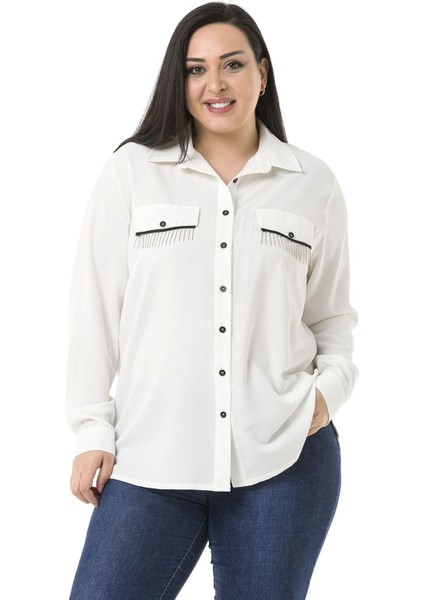 Büyük Beden Cepleri Zincir Detaylı Yanı Yırtmaçlı Beyaz Gömlek