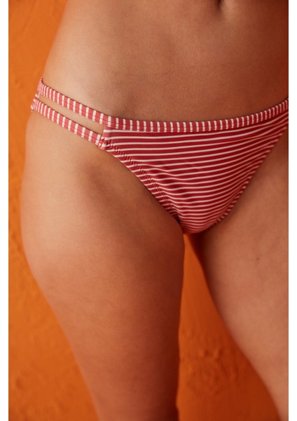 Tarçın Beyaz Çizgili Yanları Boşluk Detaylı Side Bikini Altı