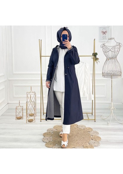 Lacivert Içi Çizgili ve Kendinden Astarlı Su Geçirmez Kadın Trençkot fiyatları