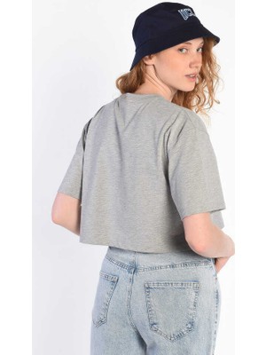 Ucla Helena Gri Bisiklet Yaka Oversize Crop Nakışlı Kadın Tshirt