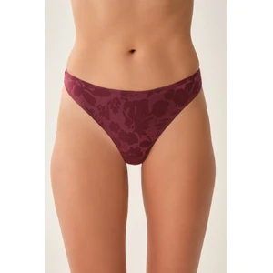Bordo String