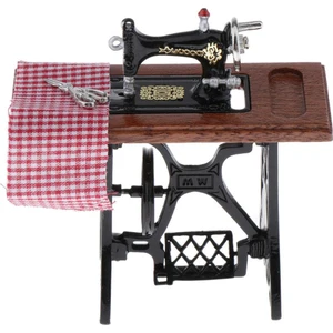 Mini Dikiş Makinesi ile Bez Modeli Oyuncak 1/12 Ölçekli Dollhouse Dekor Için(Yurt Dışından)