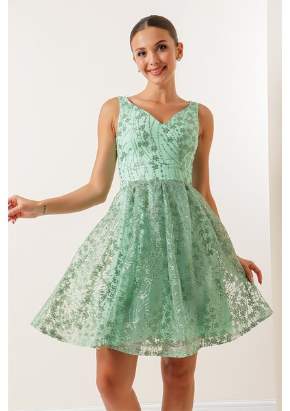V Yaka Astarlı Dantel Elbise Mint