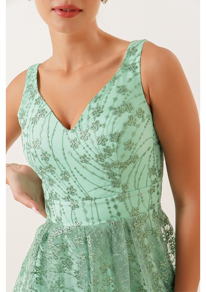 V Yaka Astarlı Dantel Elbise Mint fırsatları