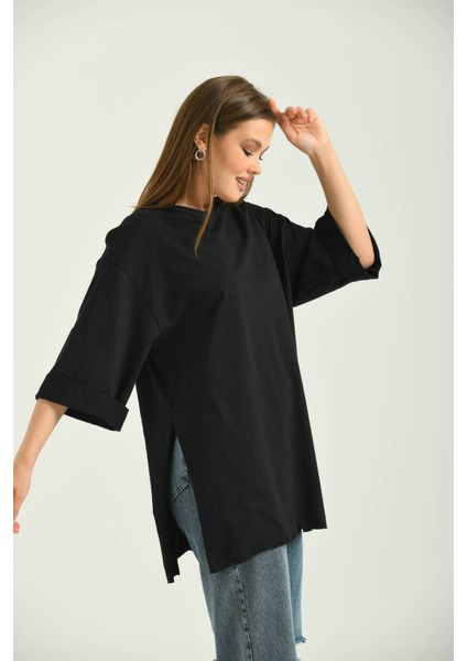 Siyah Duble Kol Geniş Kesim Asimetrik Yırtmaçlı Örme T-Shirt modelleri