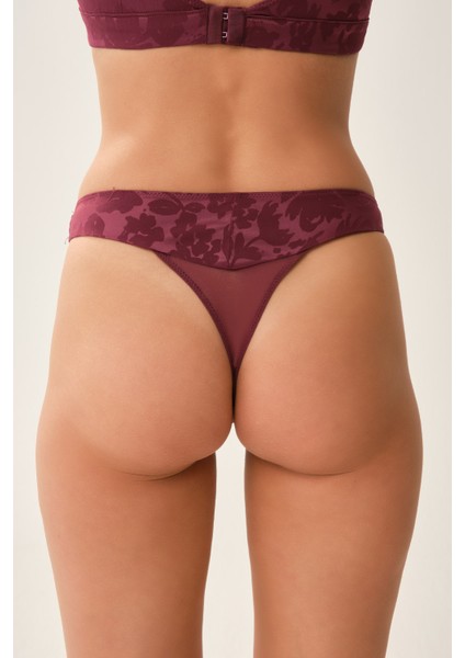 Bordo String