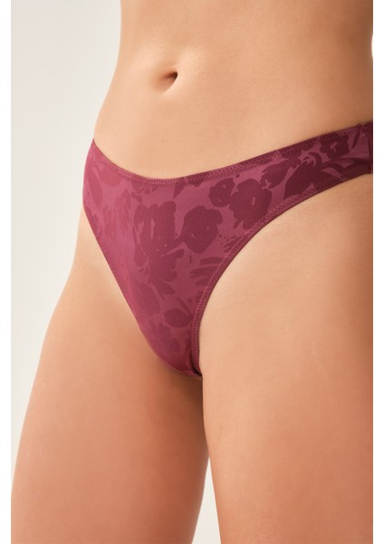Bordo String