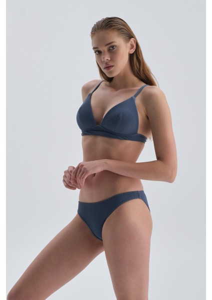 Marin Üçgen Kaplı Bikini Üst