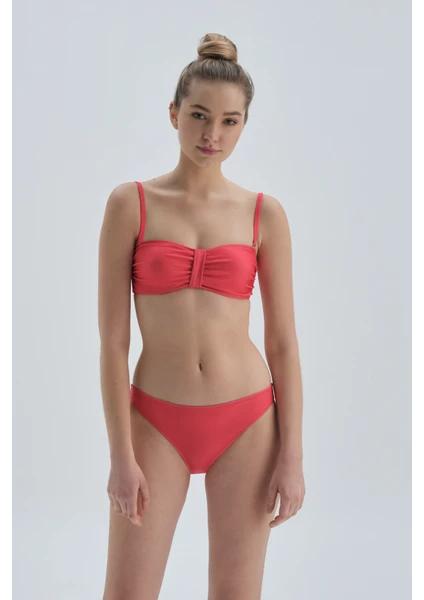 Kırmızı Straplez Bikini Üst