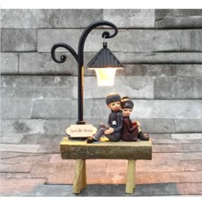 Elba Sevgiliye Hediye İsme Özel Bankta Oturan Çift Dekoratif Masa Lambası