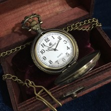 Kuzey Caddesi Ahşap Kutusunda Atatürk Kabartma Kapaklı Vintage Köstekli Cep Saati