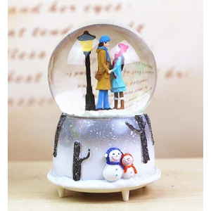 GiftModa Romantik Aşıklar Müzikli Kar Küresi Gift Moda