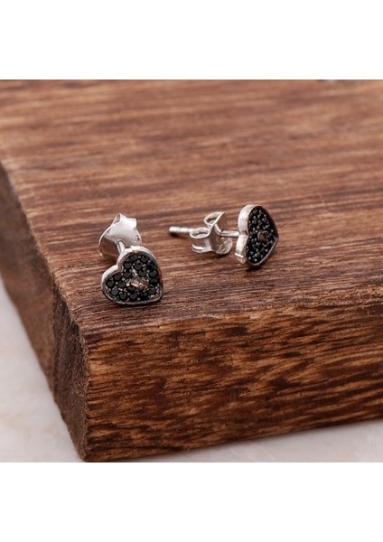 Safir Taşlı Kalp Tasarımlı Gümüş Küpe 4004