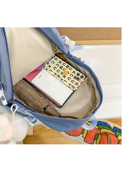 Ortaokul Öğrencilerinin Kontrast Renkli Sırt Çantası(Yurt Dışından) modelleri