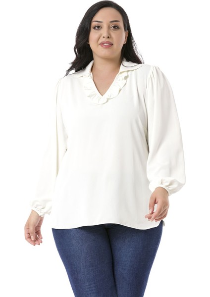Büyük Beden Yakası Fırfırlı Omuzları Büzgülü Kolu Düğmeli Dökümlü Beyaz Bluz