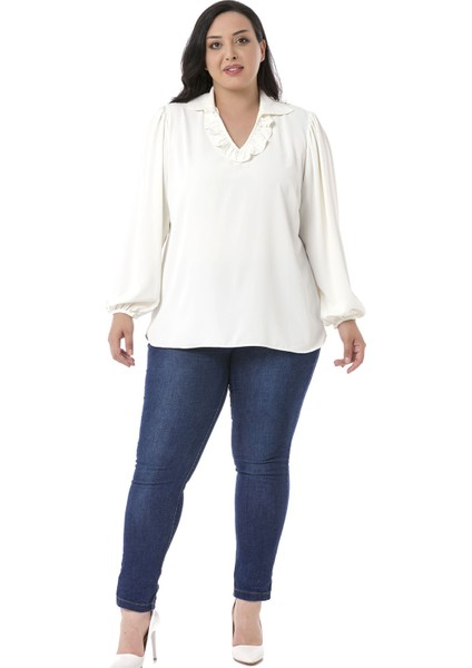 Büyük Beden Yakası Fırfırlı Omuzları Büzgülü Kolu Düğmeli Dökümlü Beyaz Bluz fiyatları