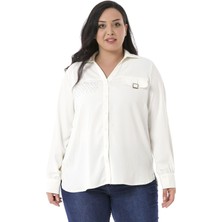 Disentis Modest Büyük Beden Süs Cep Kapaklı Taş ve Toka Detaylı Katlamalı Kollu Beyaz Gömlek