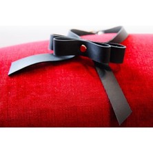 Sweet Demon Kadın Fiyonklu Arkadan Bağlamalı Şık Deri Choker Boyun Aksesuar Siyah