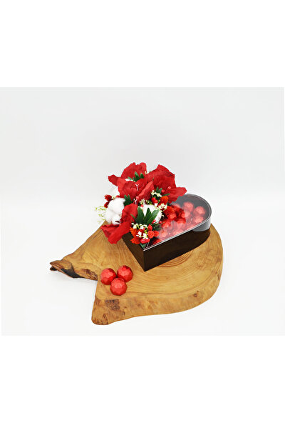 Afloday Kırmızı Alstromerialı Kumaş Çiçekli Kalp Pleksi Tasarım Kutu Çikolata