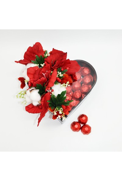 Afloday Kırmızı Alstromerialı Kumaş Çiçekli Kalp Pleksi Tasarım Kutu Çikolata