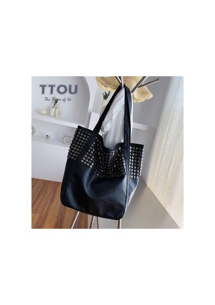 Moda Perçin Büyük Kapasiteli Kadın Omuz Yumuşak Rahat Siyah Kadın Alışveriş Lady Hobo Tote Seyahat Siyah Çanta (Yurt Dışından)
